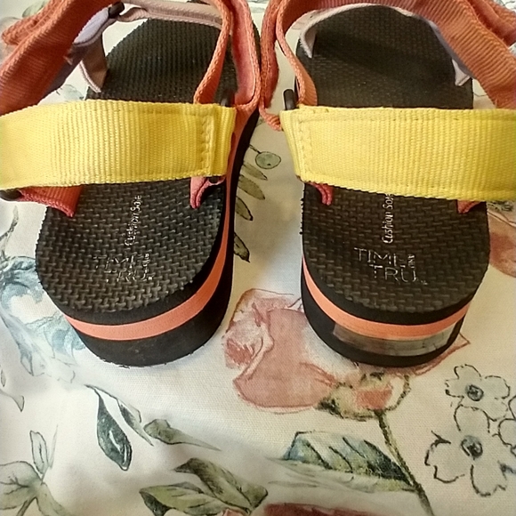 Sandals - Picture 2 of 4